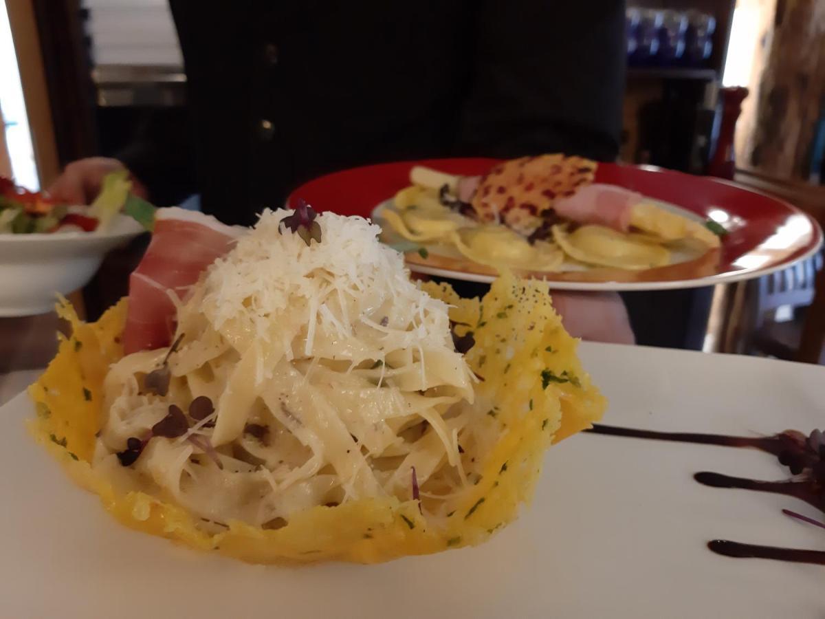 Rossano Boutique Hotel & Ristorante Sachsen bei Ansbach Eksteriør billede