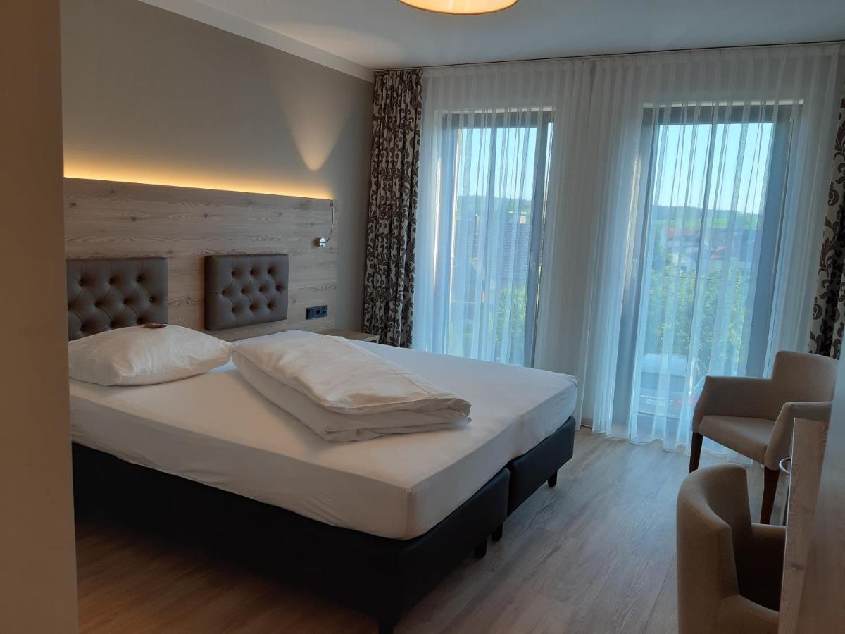 Rossano Boutique Hotel & Ristorante Sachsen bei Ansbach Eksteriør billede